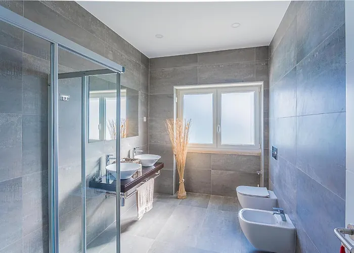 Mena فيلة Barriga